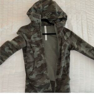 Lululemon full zip scuba camo